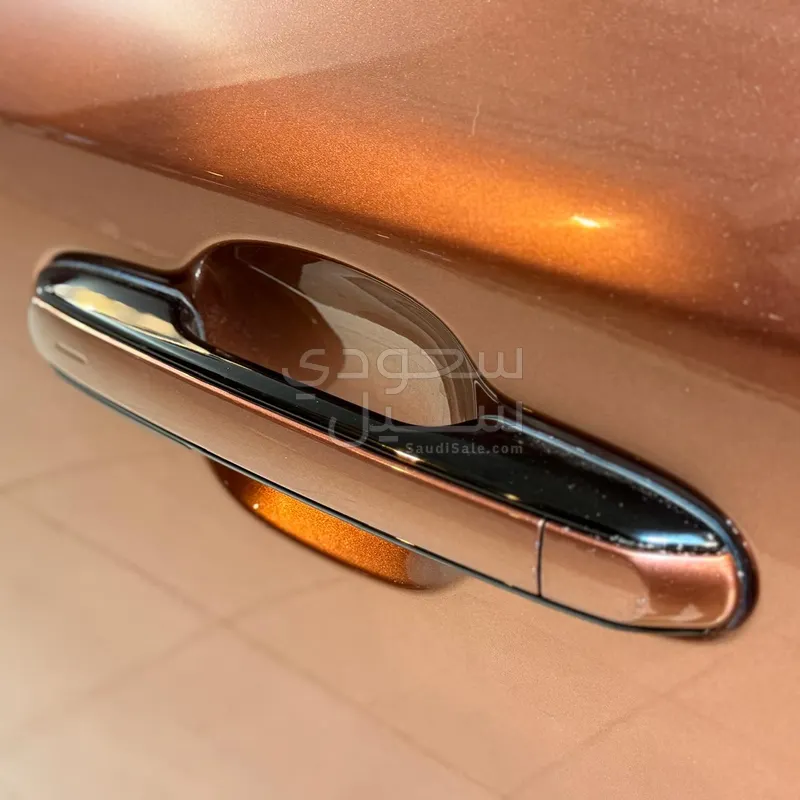 2023 لكزس أر إكس 350