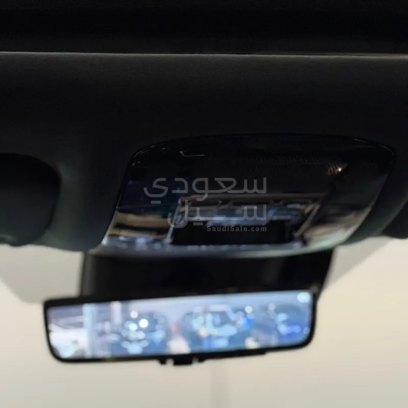 2023 لكزس أر إكس 350