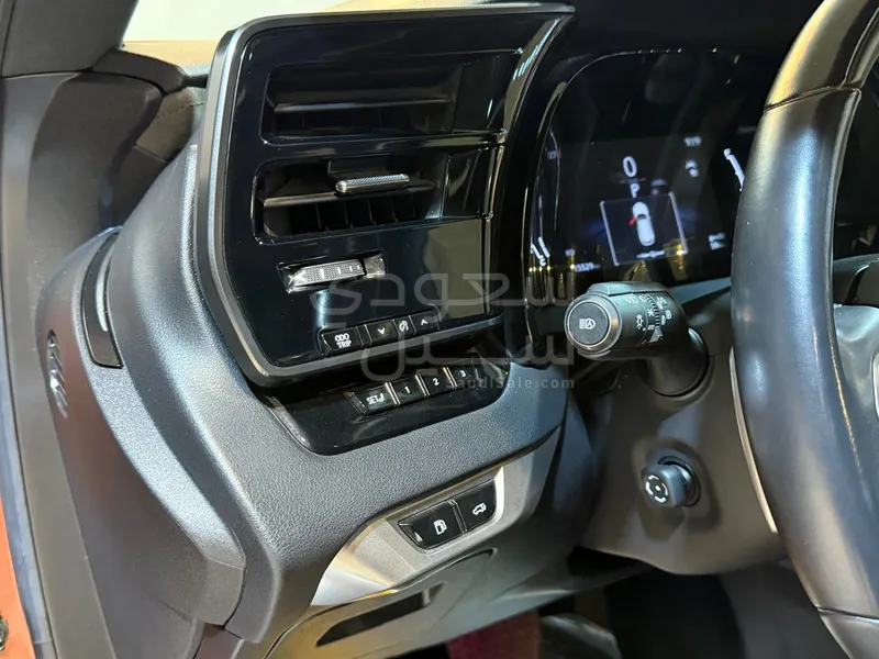 2023 لكزس أر إكس 350