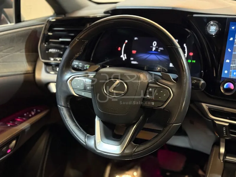2023 لكزس أر إكس 350
