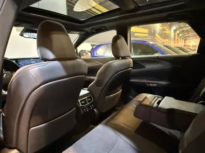 2023 لكزس أر إكس 350