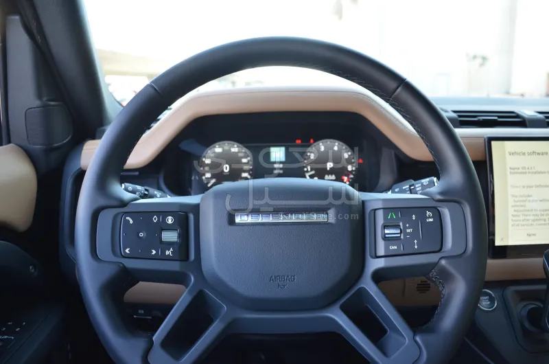 2025 لاند روفر ديفيندر