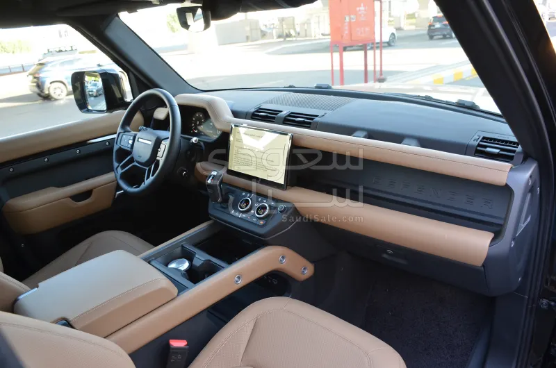 2025 لاند روفر ديفيندر