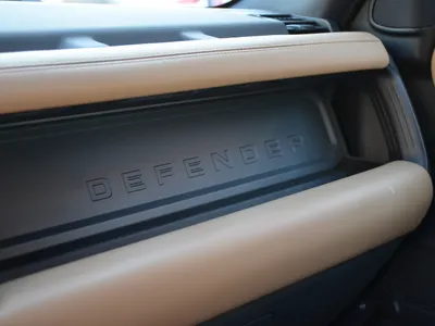 2025 لاند روفر ديفيندر