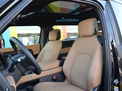 2025 لاند روفر ديفيندر