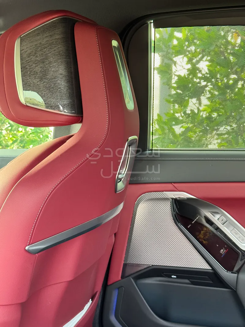 2024 بي ام دبليو الفئة السابعة 740 إل أي