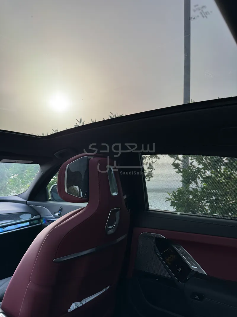 2024 بي ام دبليو الفئة السابعة 740 إل أي