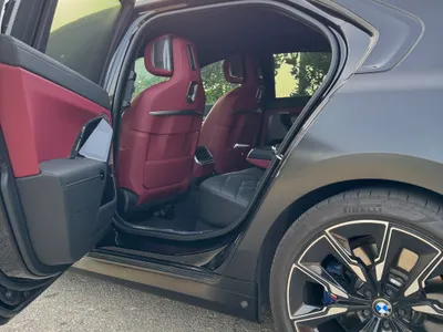 2024 بي ام دبليو الفئة السابعة 740 إل أي