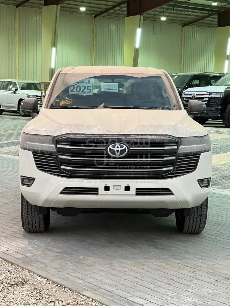 2025 تويوتا لاند كروزر جي اكس ار