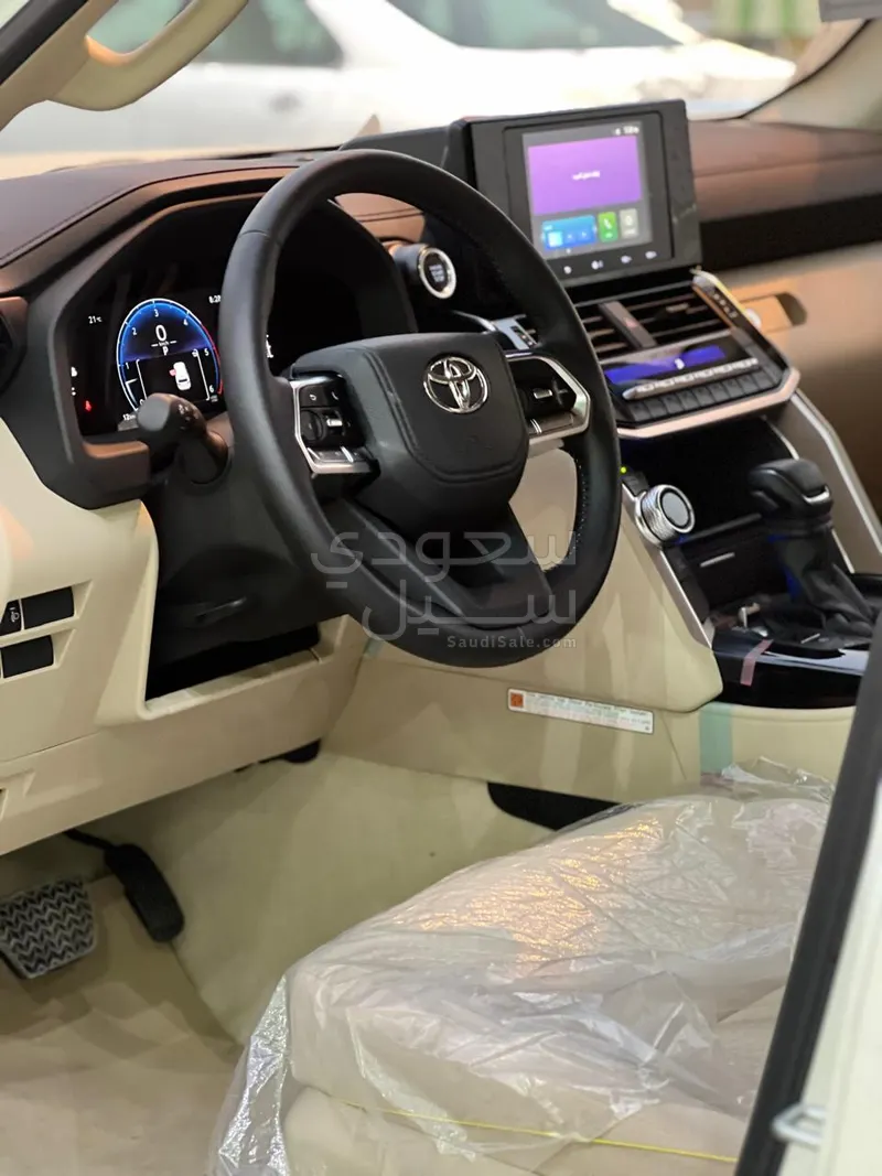 2025 تويوتا لاند كروزر جي اكس ار