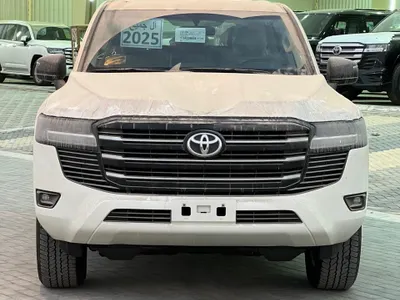 2025 تويوتا لاند كروزر جي اكس ار