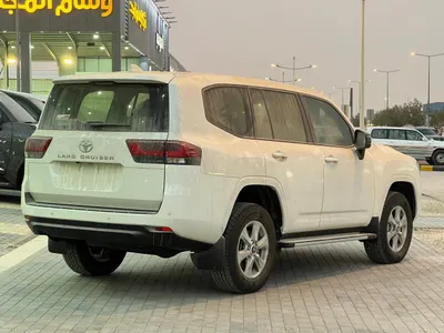 2025 تويوتا لاند كروزر جي اكس ار