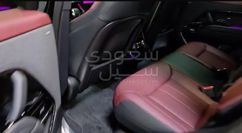 2025 لاند روفر رينج روفر سبورت اتش اس اي