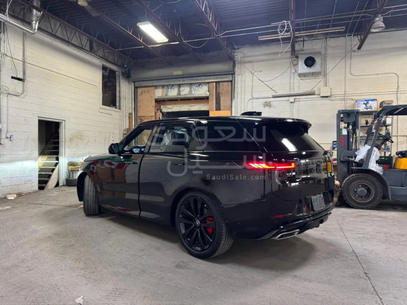 2025 لاند روفر رينج روفر سبورت اتش اس اي