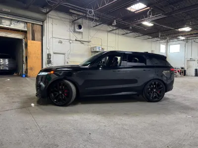 2025 لاند روفر رينج روفر سبورت اتش اس اي