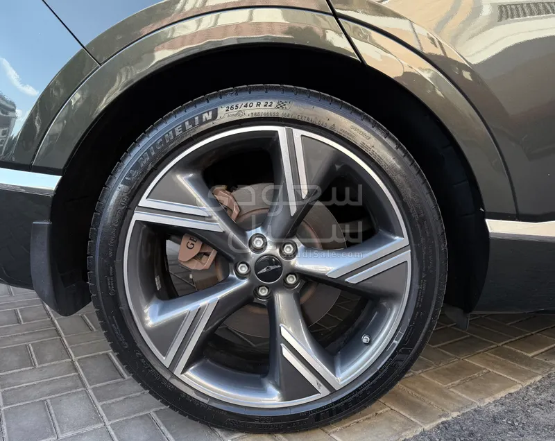 2025 جينيسيس جي في 80