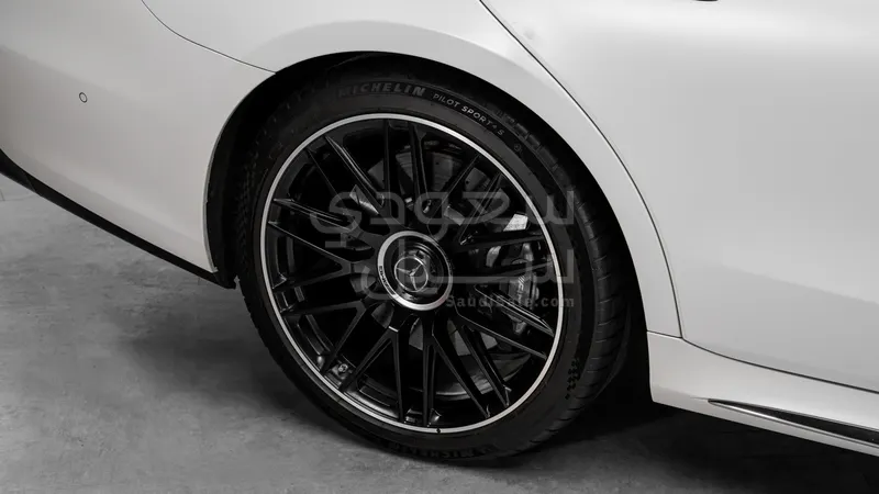 2024 مرسيدس - بنز إس 63 أي إم جي