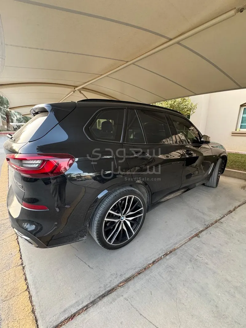 2020 بي ام دبليو الفئة اكس 5 إم