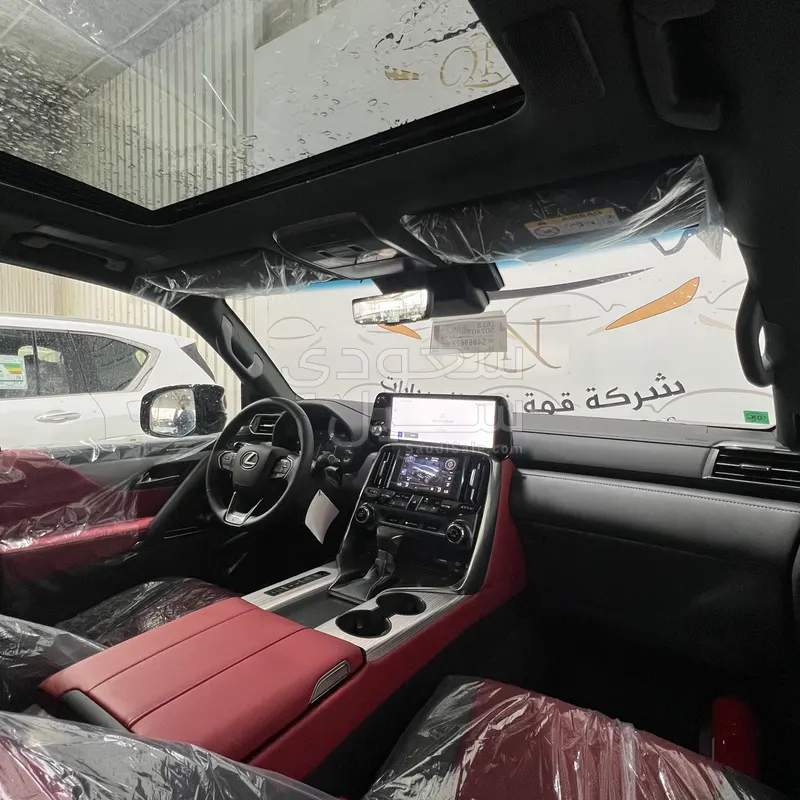 2025 لكزس إل إكس 600 إف