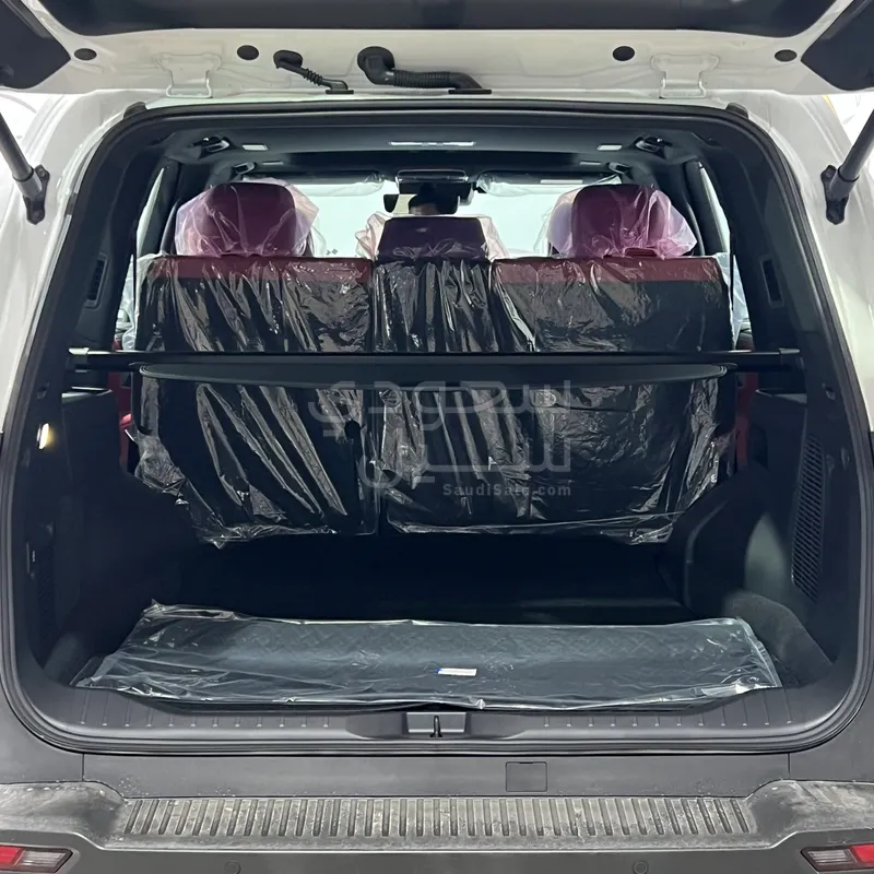 2025 لكزس إل إكس 600 إف