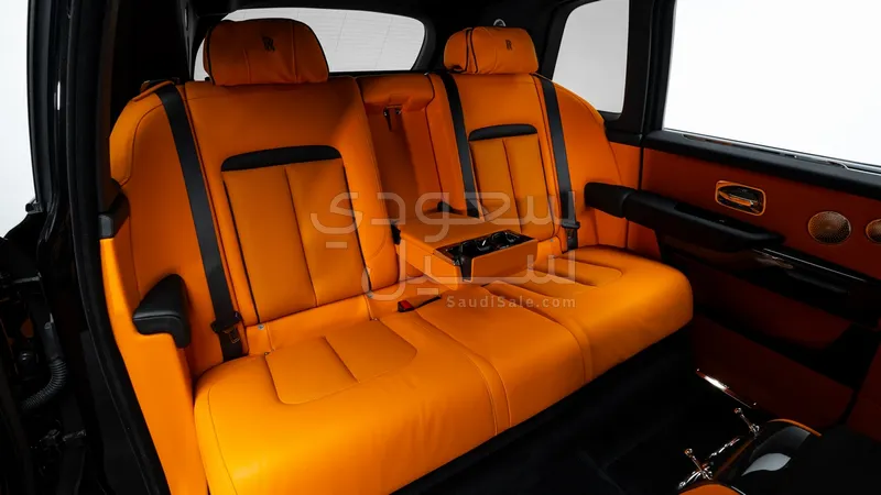 2025 رولز رويس كولينان بلاك بادج