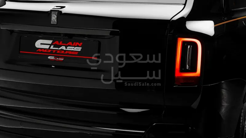 2025 رولز رويس كولينان بلاك بادج