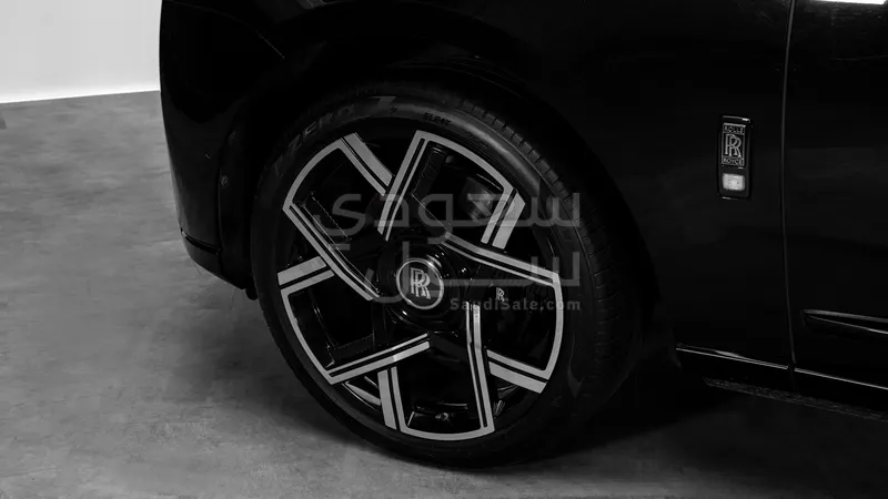 2025 رولز رويس كولينان بلاك بادج