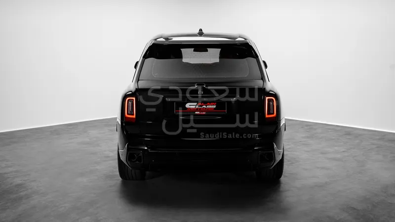 2025 رولز رويس كولينان بلاك بادج