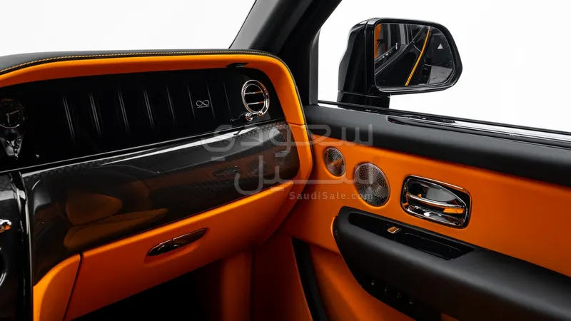 2025 رولز رويس كولينان بلاك بادج