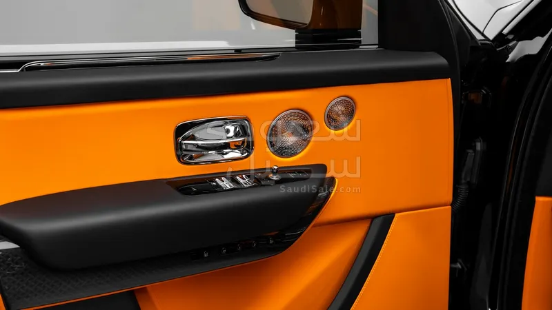 2025 رولز رويس كولينان بلاك بادج