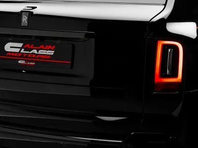 2025 رولز رويس كولينان بلاك بادج