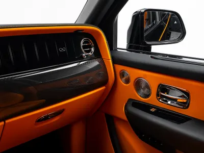 2025 رولز رويس كولينان بلاك بادج