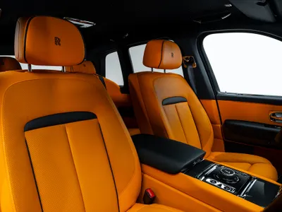 2025 رولز رويس كولينان بلاك بادج