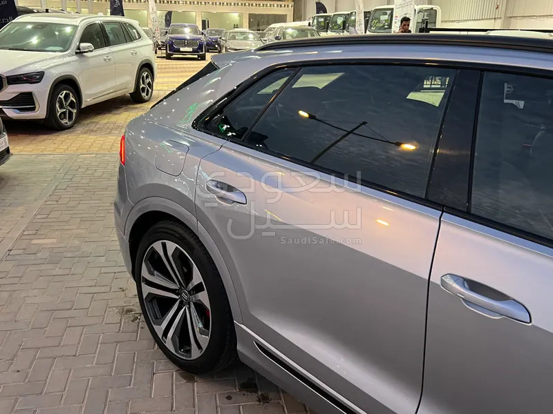 2019 اودي اس كيو 8