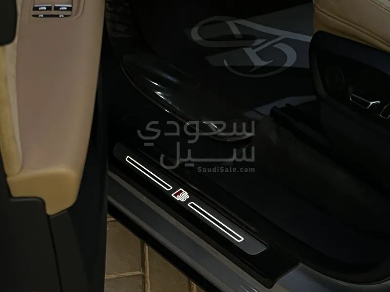 2019 اودي اس كيو 8