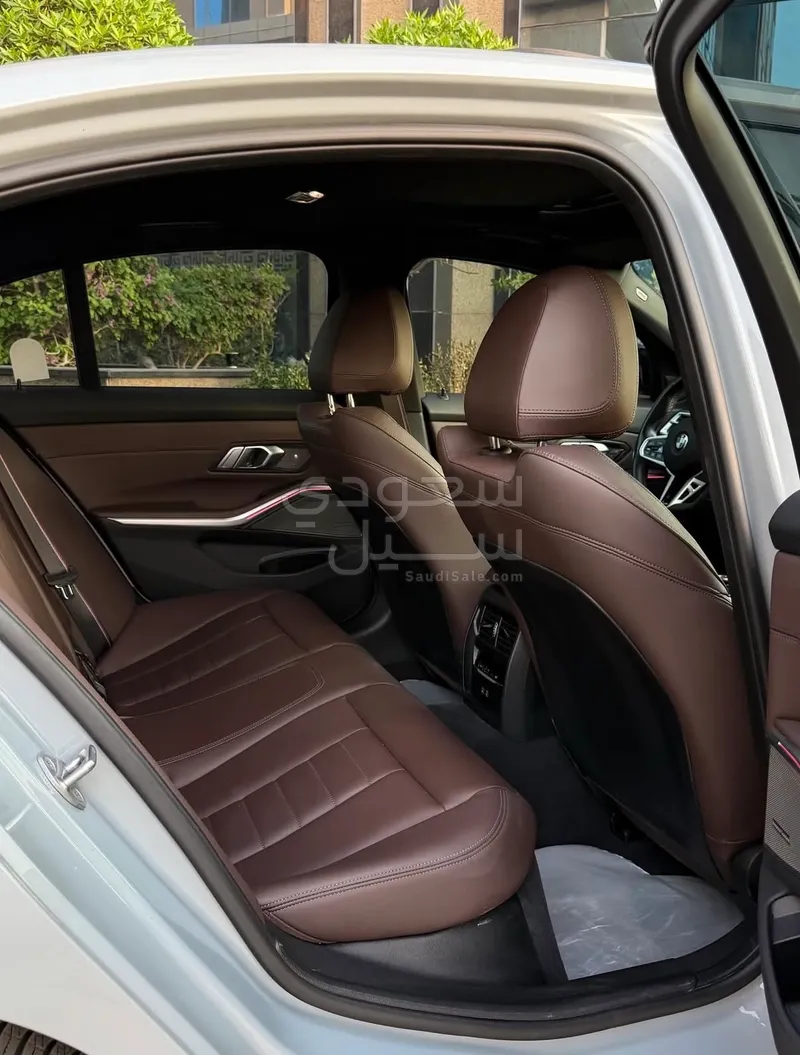 2025 بي ام دبليو الفئة الثالثة 340 أي