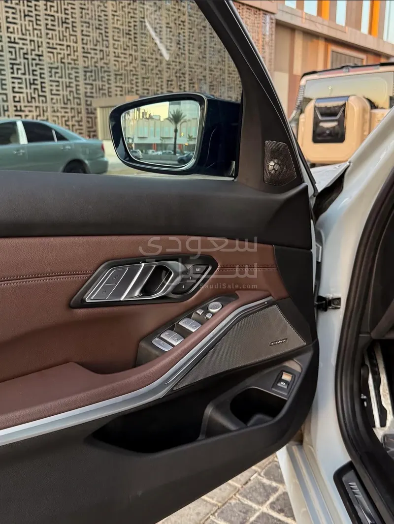 2025 بي ام دبليو الفئة الثالثة 340 أي