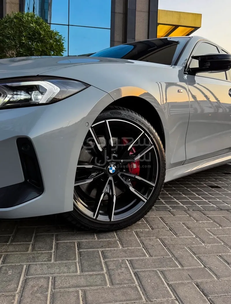 2025 بي ام دبليو الفئة الثالثة 340 أي