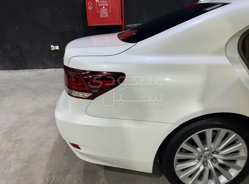 2013 لكزس إل إس 460