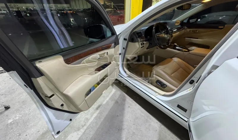 2013 لكزس إل إس 460