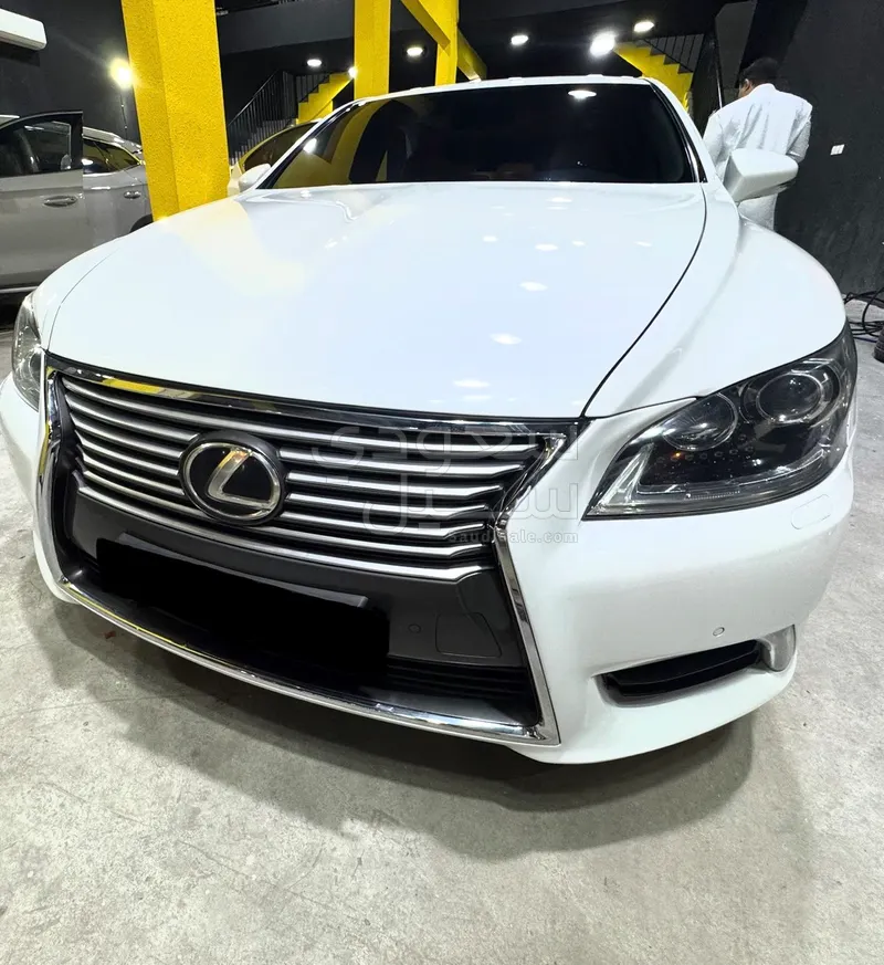 2013 لكزس إل إس 460