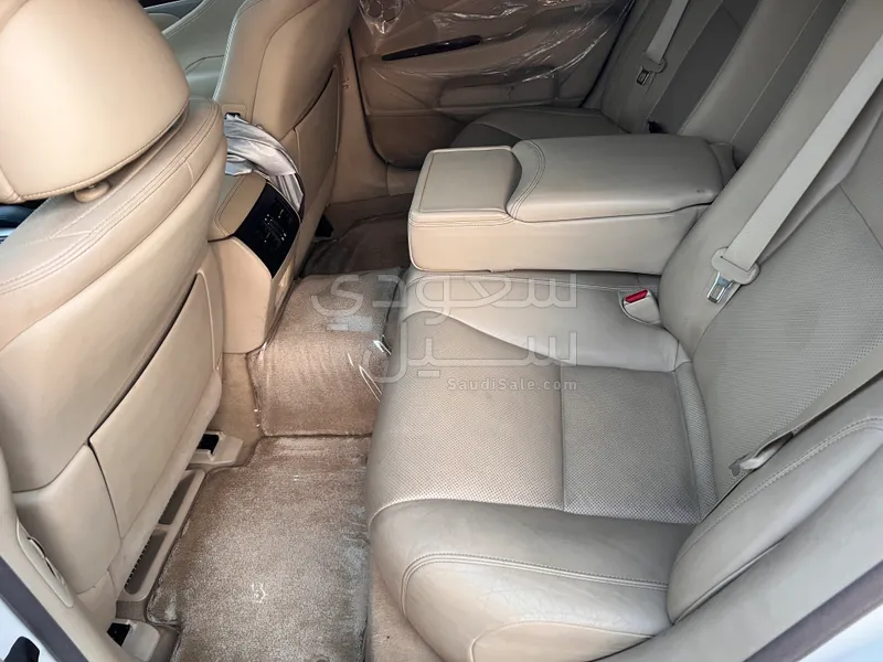 2013 لكزس إل إس 460