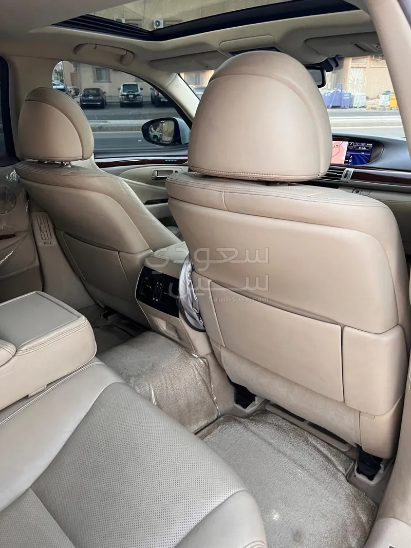 2013 لكزس إل إس 460