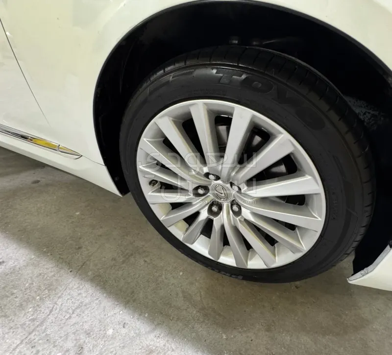 2013 لكزس إل إس 460