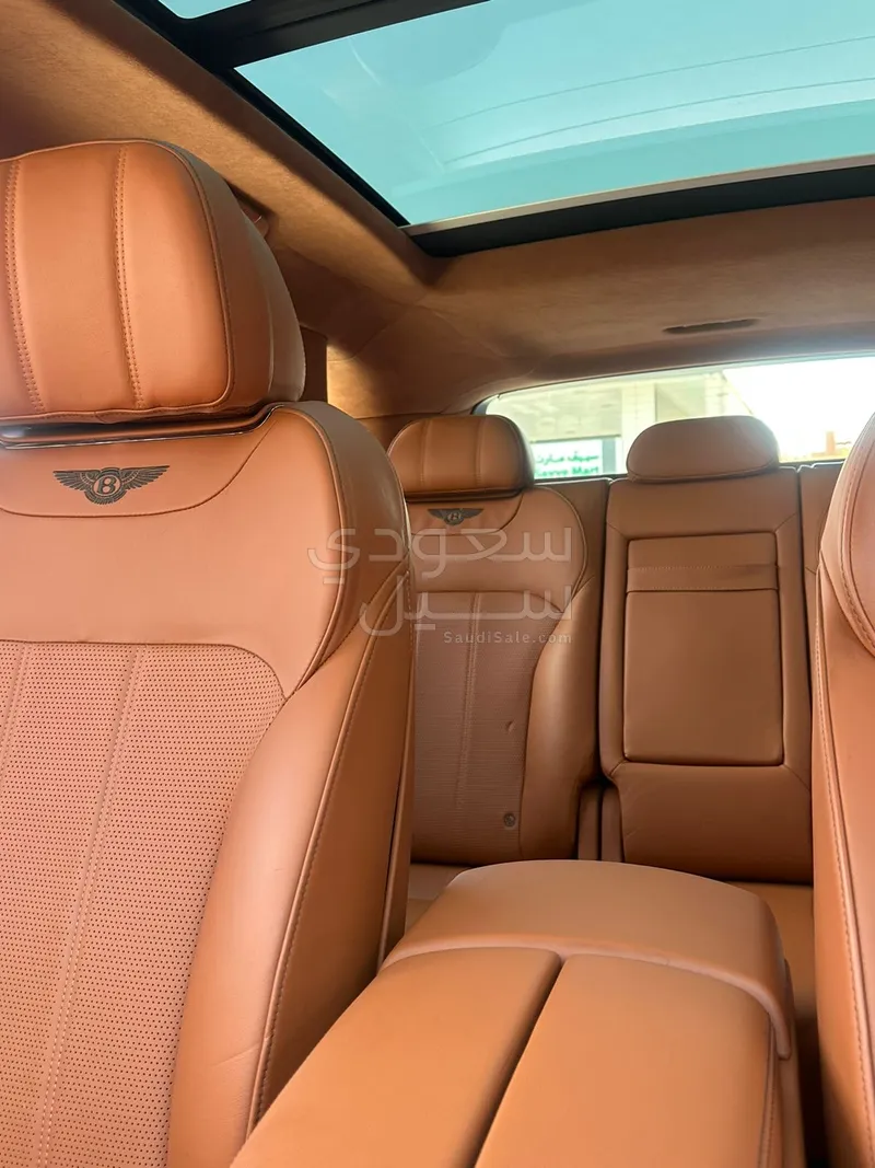 2020 بنتلي بنتايجا الاصدار الاسود