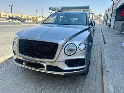 2020 بنتلي بنتايجا الاصدار الاسود