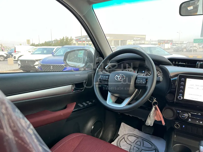 2025 تويوتا هاي لوكس ادفنشر غمارتين