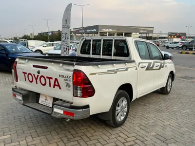 2025 تويوتا هاي لوكس ادفنشر غمارتين