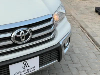 2025 تويوتا هاي لوكس ادفنشر غمارتين