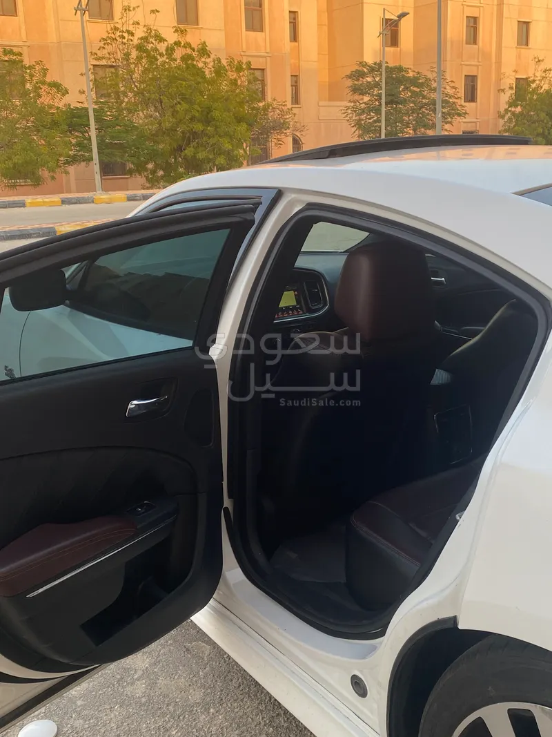 2014 دودج تشارجر ار تي